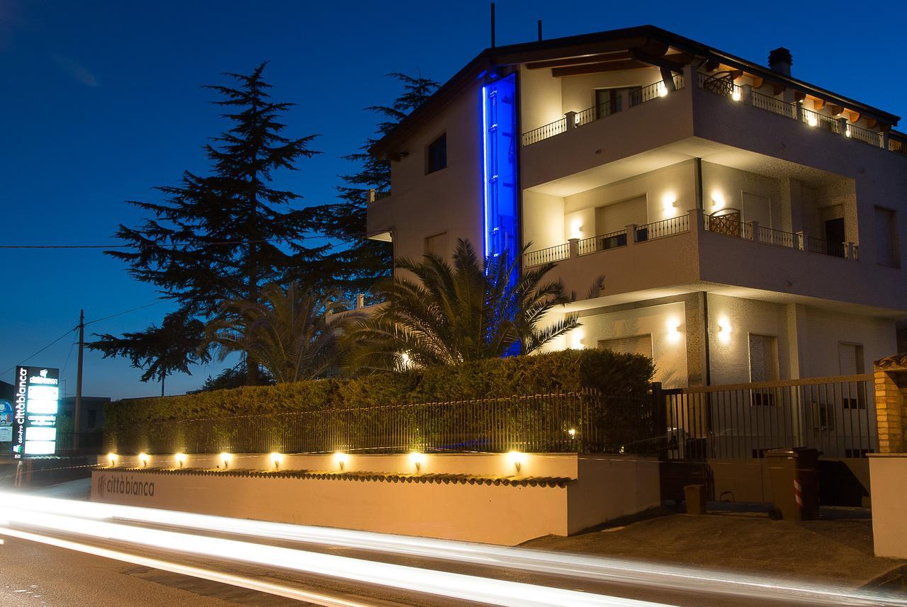 Boutique Hotel E Spa Citta Bianca ペスカーラ エクステリア 写真